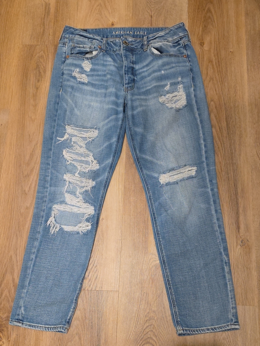 American Eagle Outfitters Distressed Light Blue Jeans